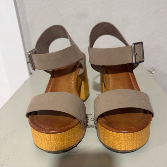 Mia Heeled Platform Sandals Taupe Straps Size 8 Retro 70s - Picture 4 of 8